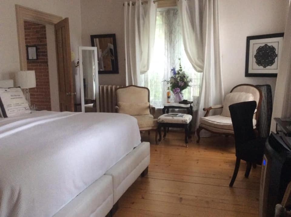 Ile De Garde B&B Шербрук Екстериор снимка
