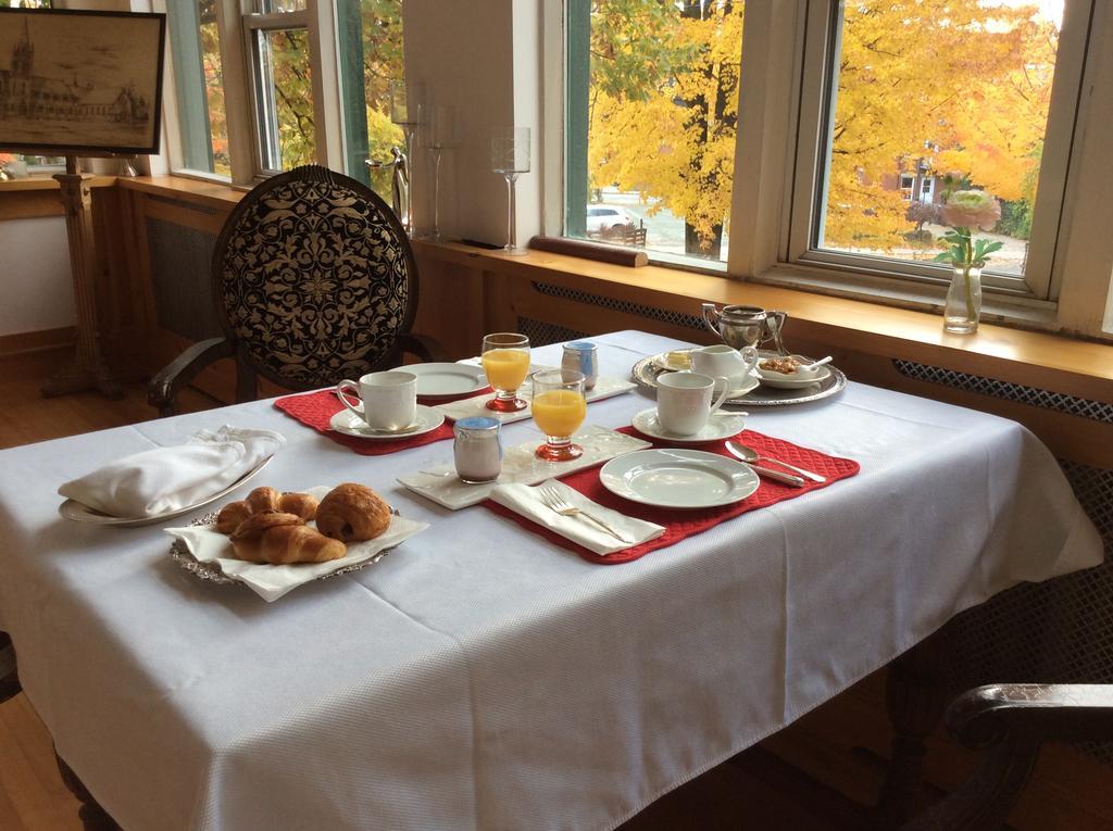 Ile De Garde B&B Шербрук Екстериор снимка